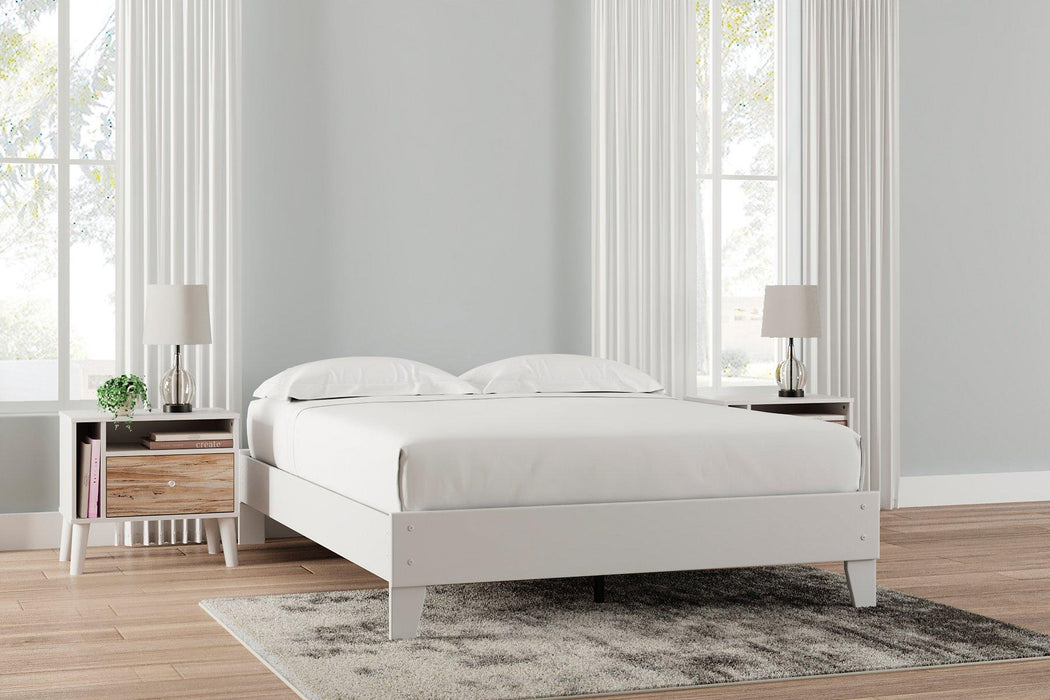 Piperton Queen Panel Bed